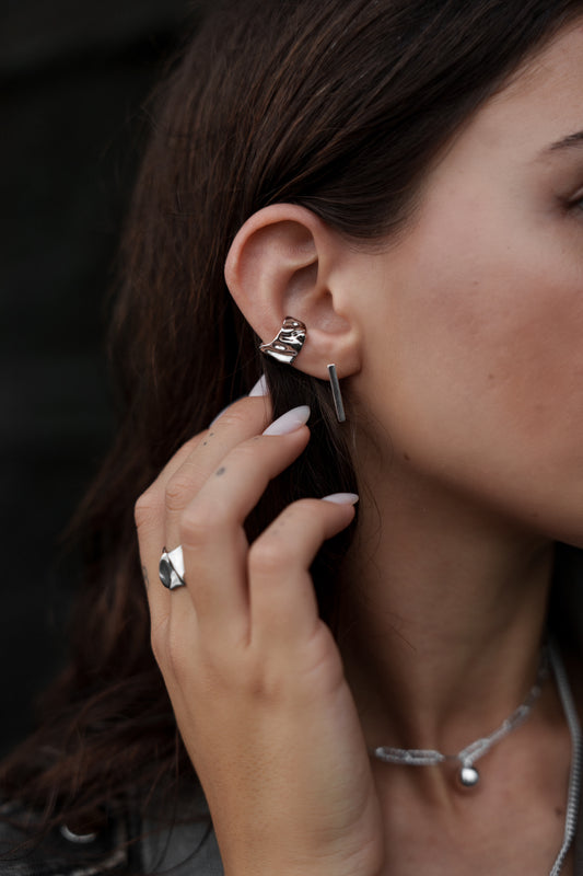 Earring Cuff "Steel Kiss"